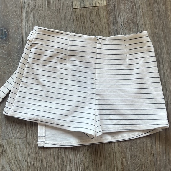 Pinstripe Mini Skirt - Picture 4 of 5